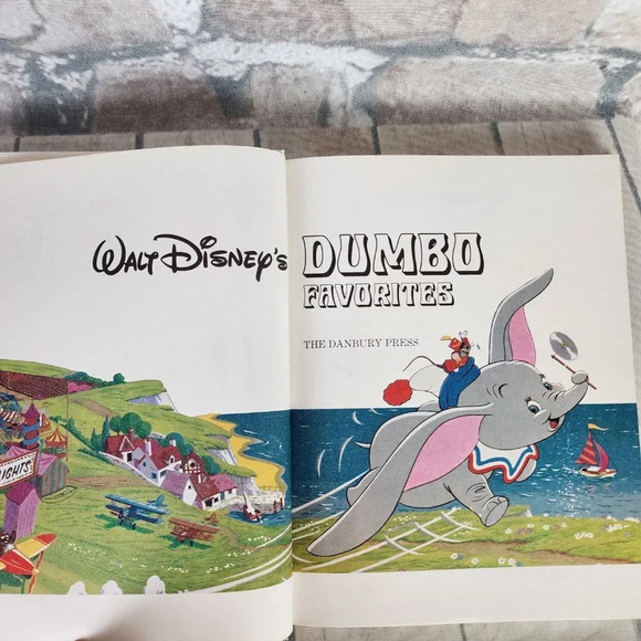 Walt Disney 1973 Vintage  Hardcover Book Set Peter Pan Favorites Dumbo Favorites - Picture 9 of 10